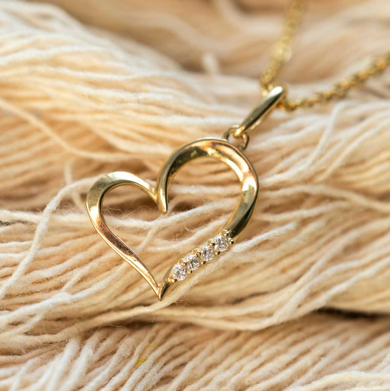 Anheng i gultgull med zirkonia hjerte 56941